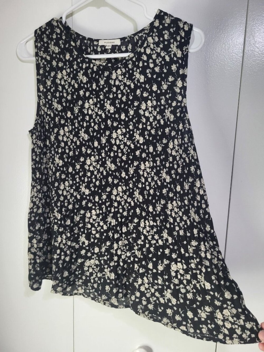PLEIONE Women's LG Two Piece Set Sleeveless Ditsy Floral Pleated Wide Leg Black - Picture 2 of 9